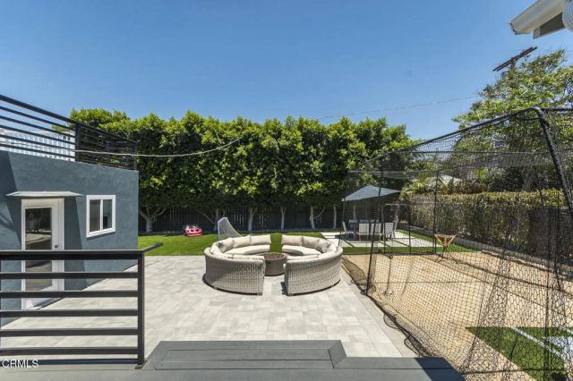 8339 Owens Street, Sunland, CA 91040
