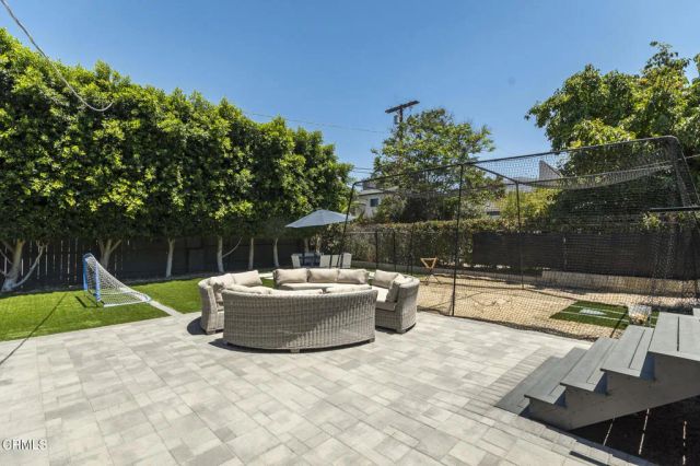 8339 Owens Street, Sunland, CA 91040