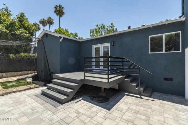 8339 Owens Street, Sunland, CA 91040