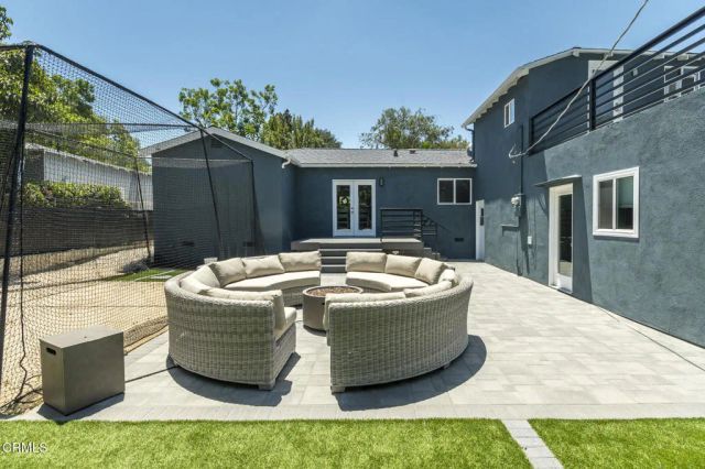 8339 Owens Street, Sunland, CA 91040