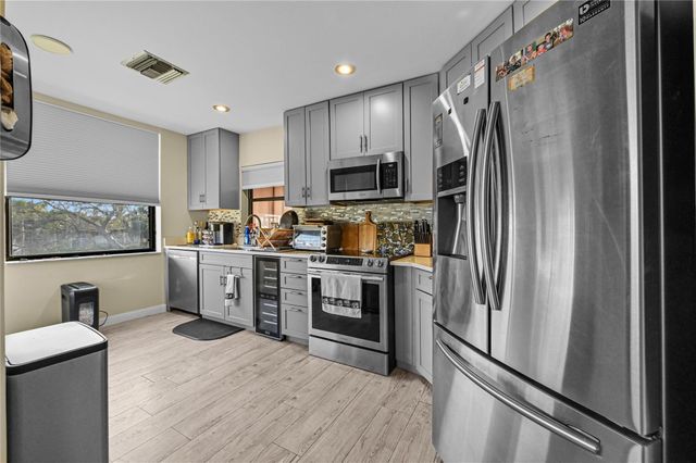 7520 La Paz Boulevard 306, Boca Raton, FL 33433