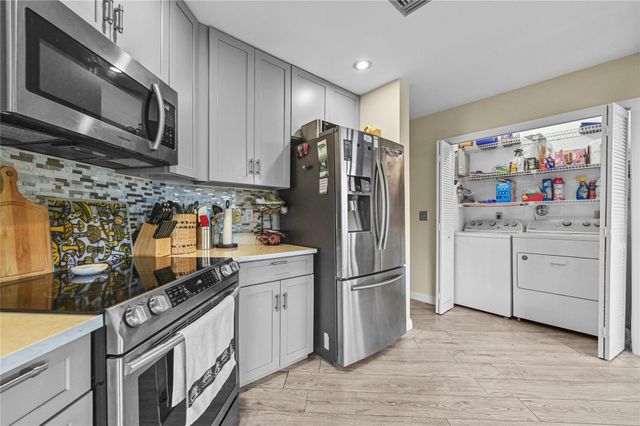 7520 La Paz Boulevard 306, Boca Raton, FL 33433