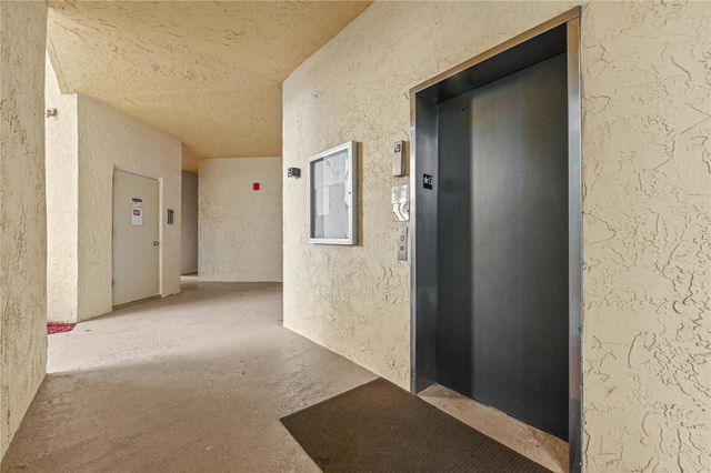 7520 La Paz Boulevard 306, Boca Raton, FL 33433