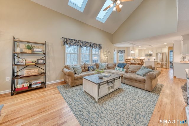 186 Imperial Drive, Glastonbury, CT 06033