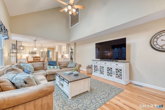 186 Imperial Drive, Glastonbury, CT 06033