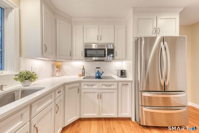 186 Imperial Drive, Glastonbury, CT 06033