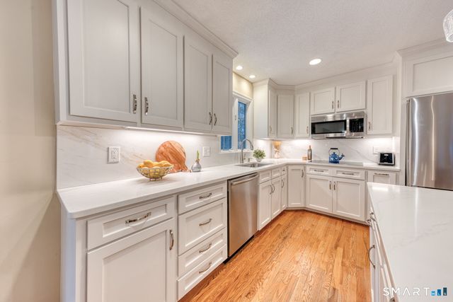 186 Imperial Drive, Glastonbury, CT 06033