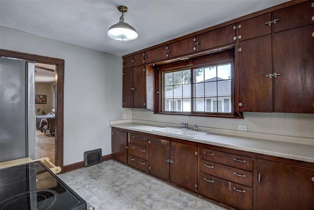 523 W Elm Street, Chippewa Falls, WI 54729
