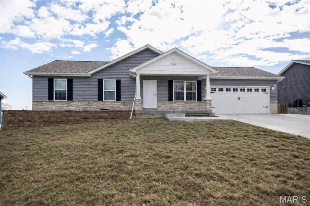 128 Linder Lane, Winfield, MO 63389