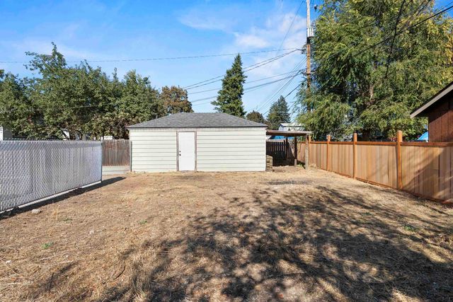 2928 N Cook St, Spokane, WA 99207