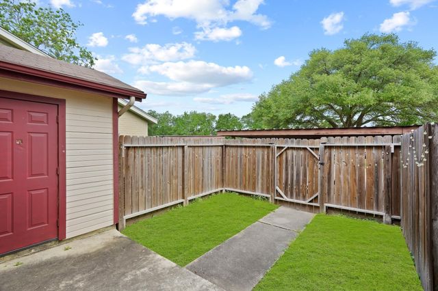 1907 Country Village Boulevard B, Humble, TX 77338