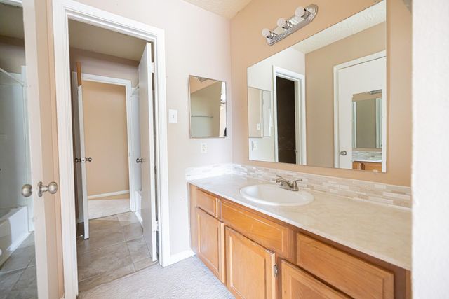 1907 Country Village Boulevard B, Humble, TX 77338