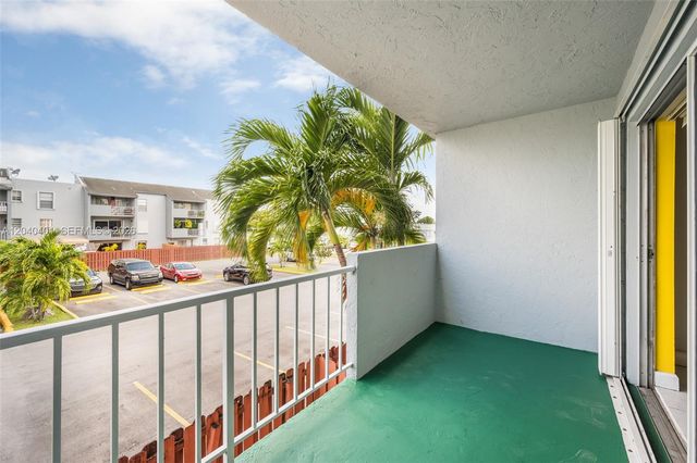 1725 W 60th Street F220, Hialeah, FL 33012