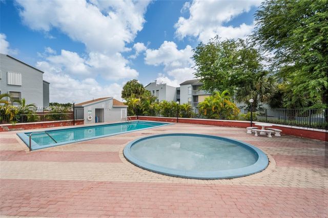 1725 W 60th Street F220, Hialeah, FL 33012