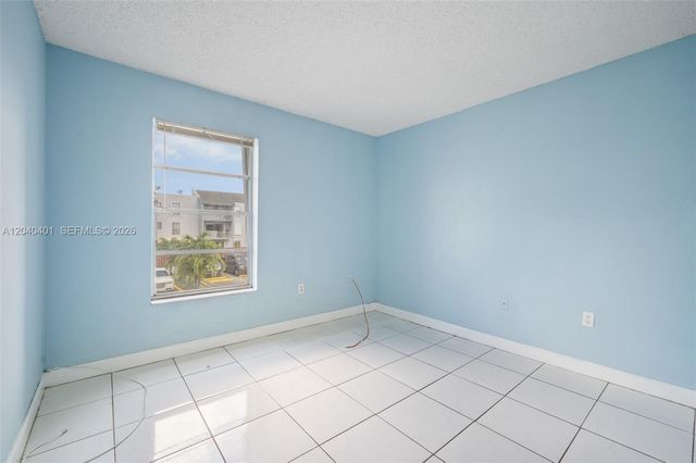 1725 W 60th Street F220, Hialeah, FL 33012