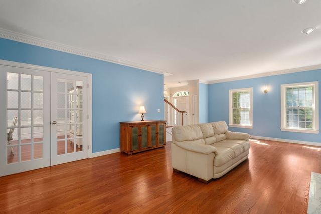 2 Sanger Cir, Dover, MA 02030