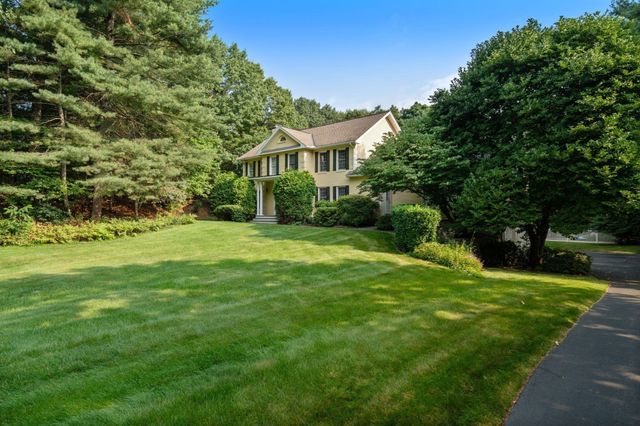 2 Sanger Cir, Dover, MA 02030