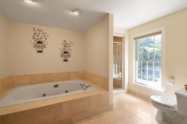 2 Sanger Cir, Dover, MA 02030