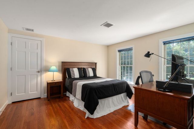 2 Sanger Cir, Dover, MA 02030