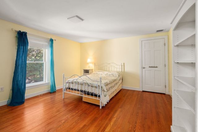 2 Sanger Cir, Dover, MA 02030