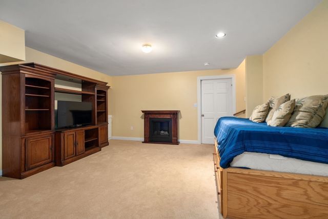 2 Sanger Cir, Dover, MA 02030