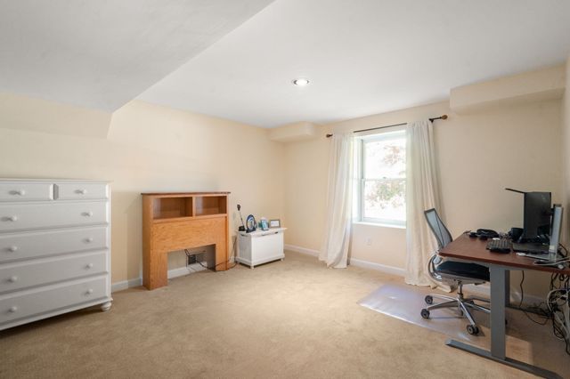 2 Sanger Cir, Dover, MA 02030
