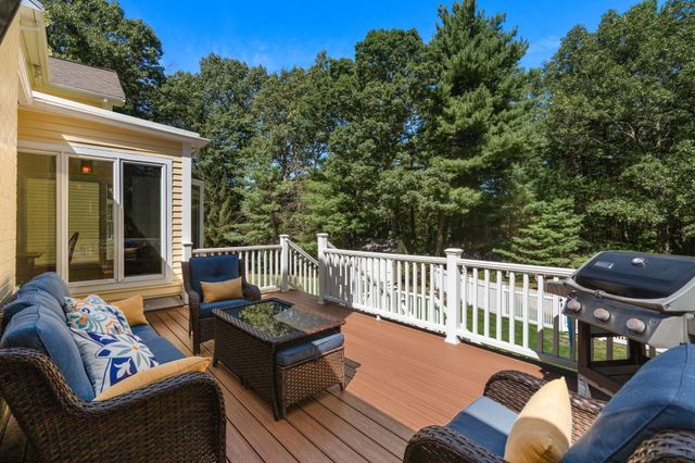 2 Sanger Cir, Dover, MA 02030