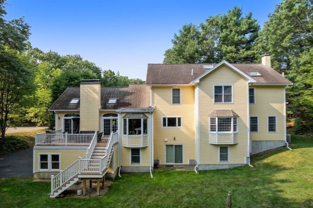 2 Sanger Cir, Dover, MA 02030