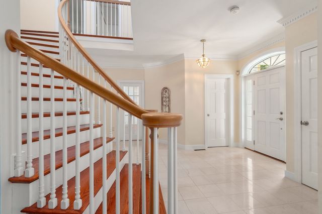 2 Sanger Cir, Dover, MA 02030
