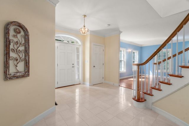 2 Sanger Cir, Dover, MA 02030