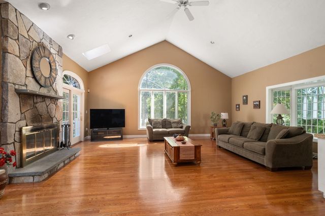 2 Sanger Cir, Dover, MA 02030