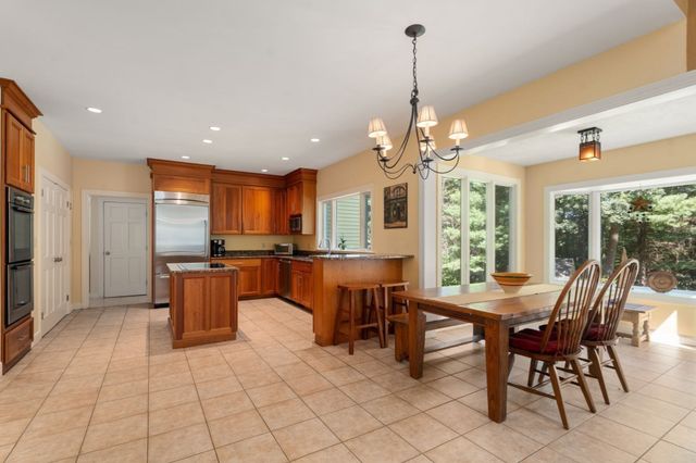2 Sanger Cir, Dover, MA 02030