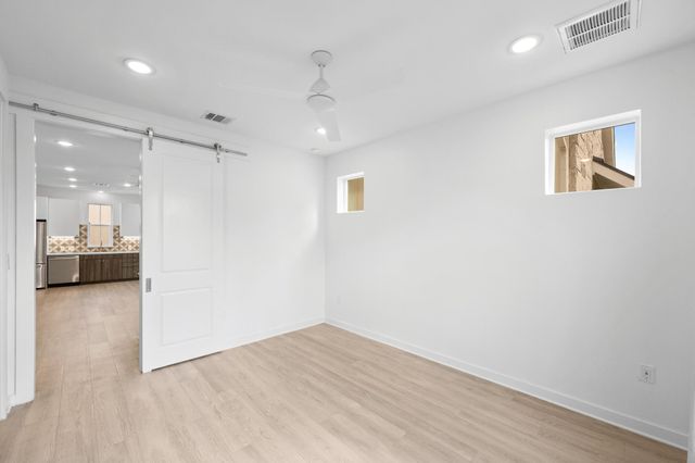 2624 Metcalfe RD 2, Austin, TX 78741