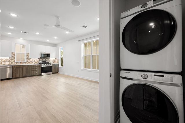 2624 Metcalfe RD 2, Austin, TX 78741