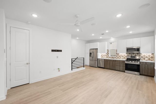 2624 Metcalfe RD 2, Austin, TX 78741