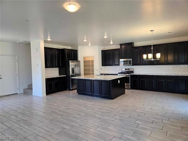 6967 Noah Raven Street, North Las Vegas, NV 89084