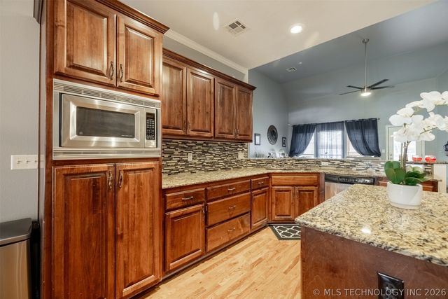 710 W 40th Street, Sand Springs, OK 74063