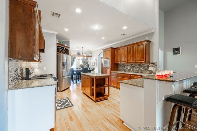 710 W 40th Street, Sand Springs, OK 74063