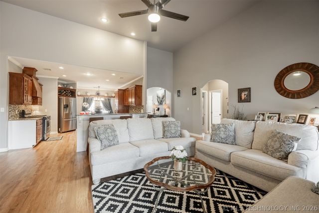 710 W 40th Street, Sand Springs, OK 74063