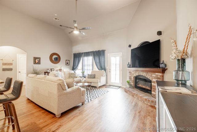 710 W 40th Street, Sand Springs, OK 74063