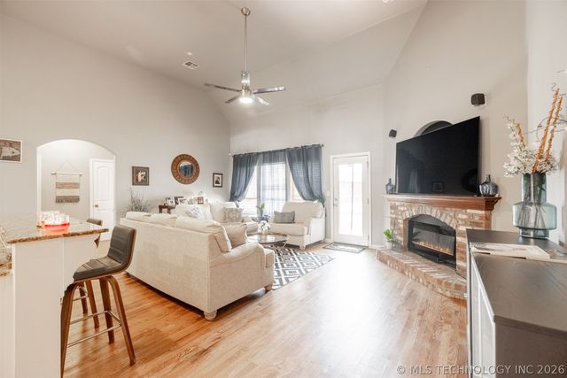 710 W 40th Street, Sand Springs, OK 74063