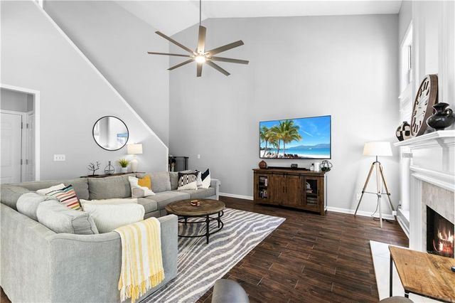 3135 Keyingham Way, Alpharetta, GA 30004