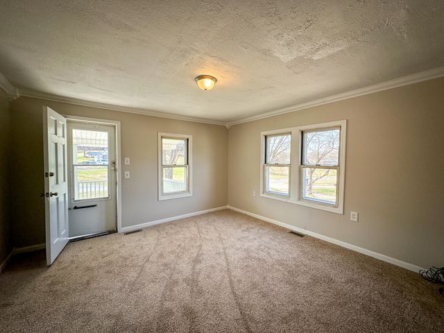 391 Pine Valley Lane, Flat Lick, KY 40935