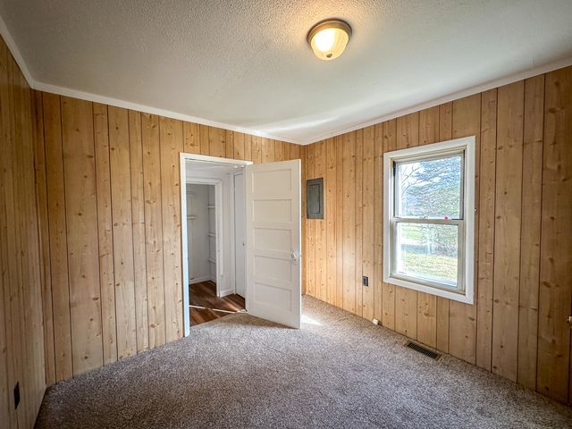 391 Pine Valley Lane, Flat Lick, KY 40935