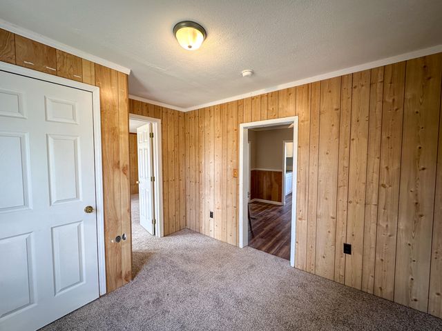 391 Pine Valley Lane, Flat Lick, KY 40935