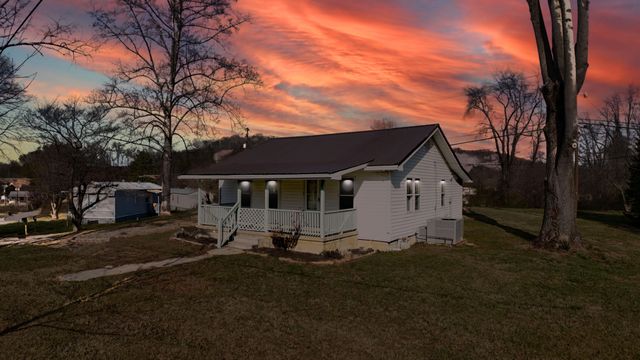 391 Pine Valley Lane, Flat Lick, KY 40935