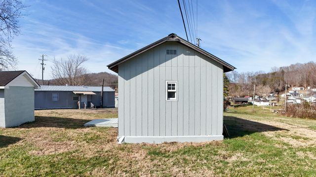 391 Pine Valley Lane, Flat Lick, KY 40935