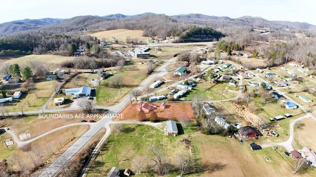 391 Pine Valley Lane, Flat Lick, KY 40935