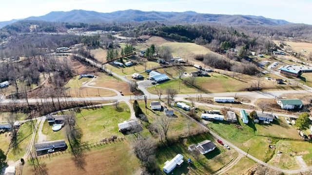 391 Pine Valley Lane, Flat Lick, KY 40935
