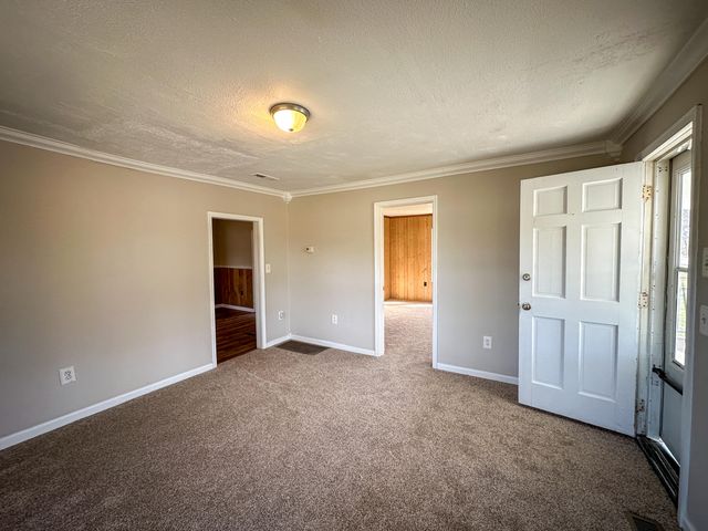 391 Pine Valley Lane, Flat Lick, KY 40935